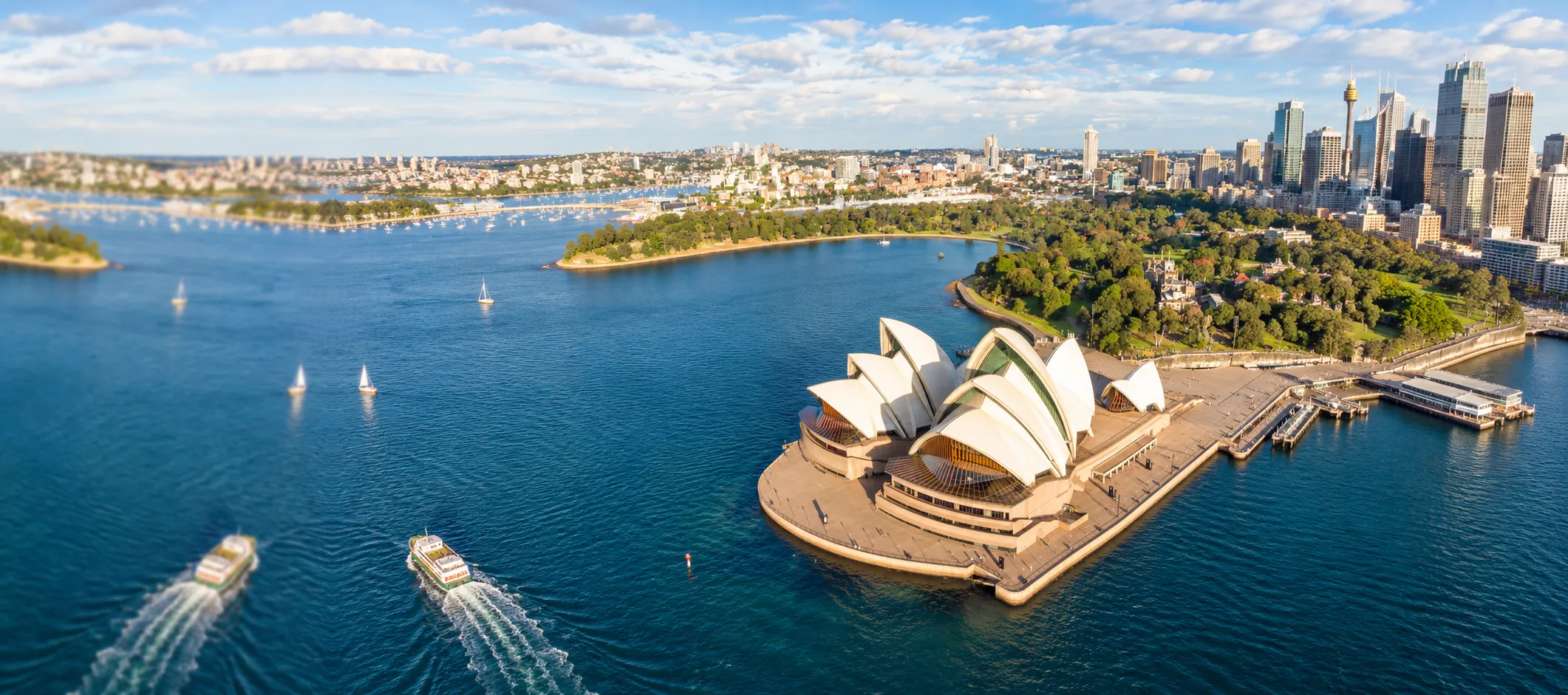 อ่าวซิดนีย์และ Sydney Opera House มุมสูง